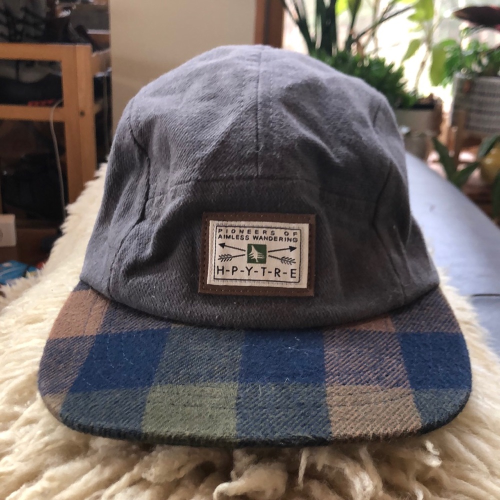 Hippy tree five panel hat in grey with flannel brim